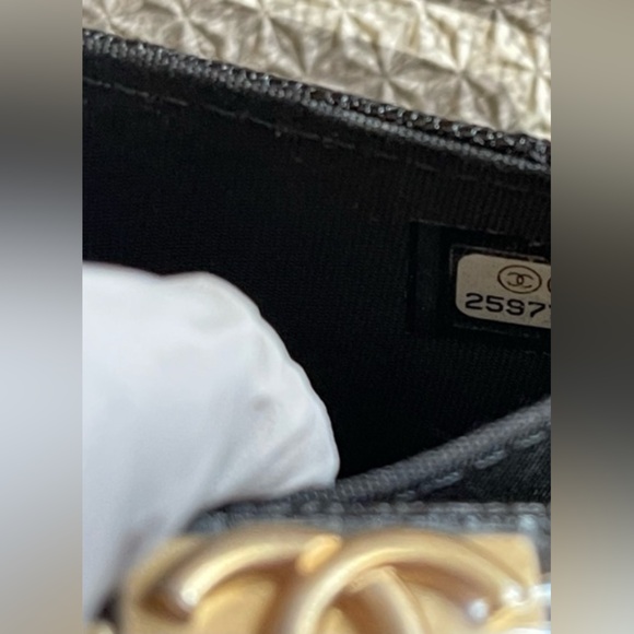 Price is firm NWT Chanel le boy card holder/compact wallet - Picture 10 of 11